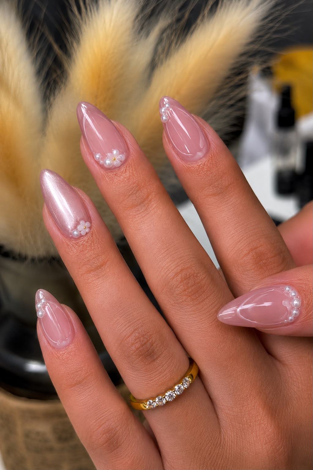 Pink Cat Eye with Dry Flower