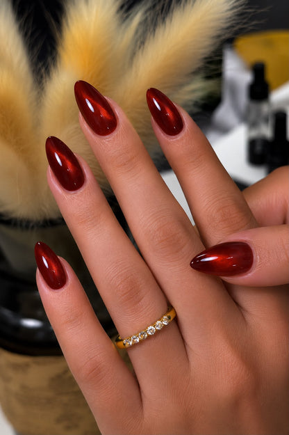 Red Cat Eye